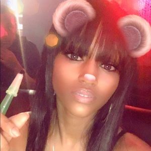 Meet your Posher, Alisha